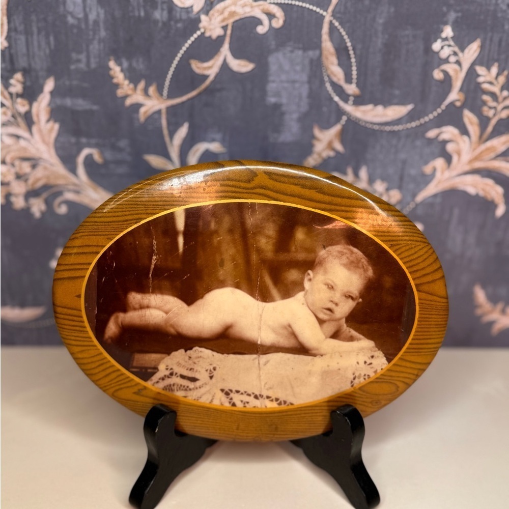 Antique Estate Tin Oval Photo Frame with Baby Portrait